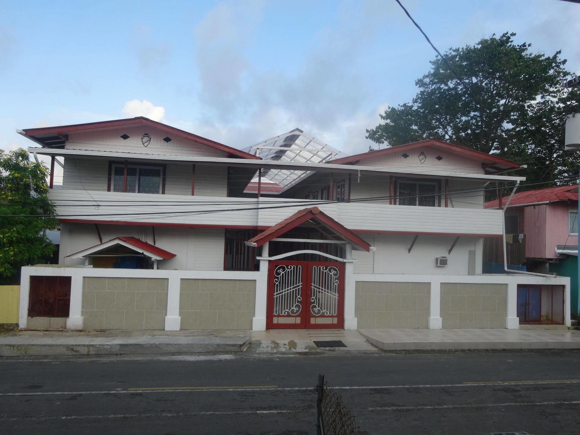 Swans Cay Hotel 博卡斯德尔托罗 外观 照片