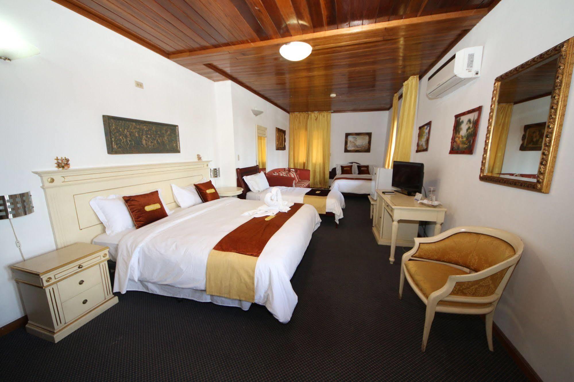 Swans Cay Hotel 博卡斯德尔托罗 外观 照片
